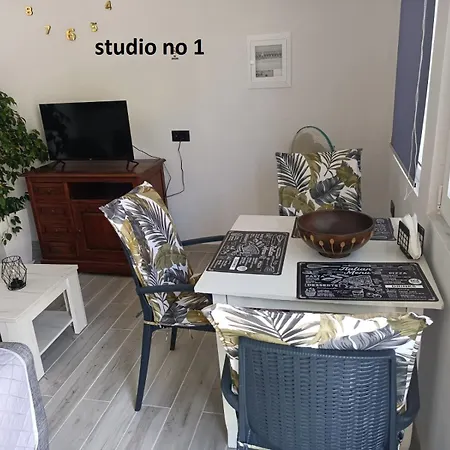 Evestudioskos Buitenkant foto
